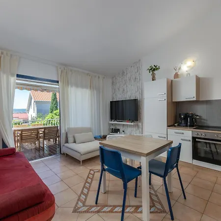 Apartment Punta Debij Family Punat