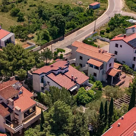 Apartment Punta Debij Family
