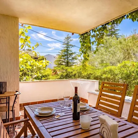 Punta Debij Family Apartman Punat